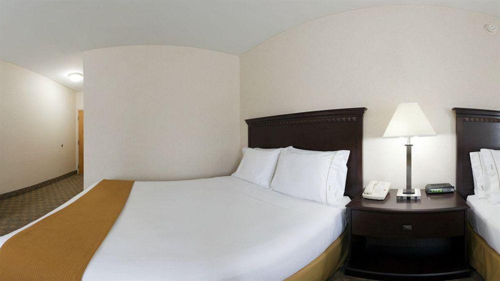 Holiday Inn Express & Suites Carneys Point - Pennsville By Ihg Exterior foto