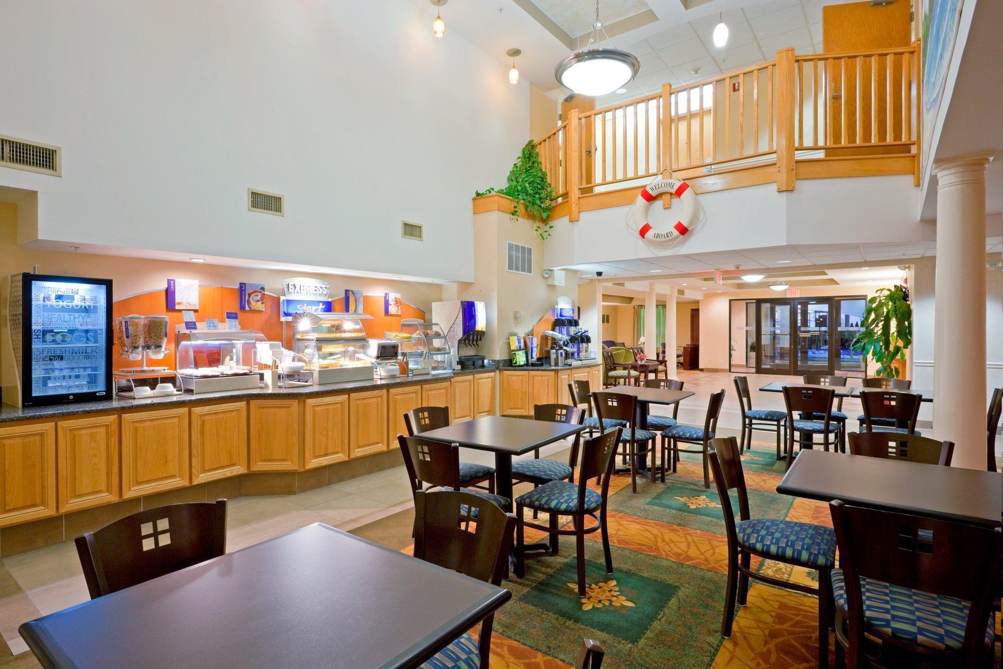 Holiday Inn Express & Suites Carneys Point - Pennsville By Ihg Exterior foto