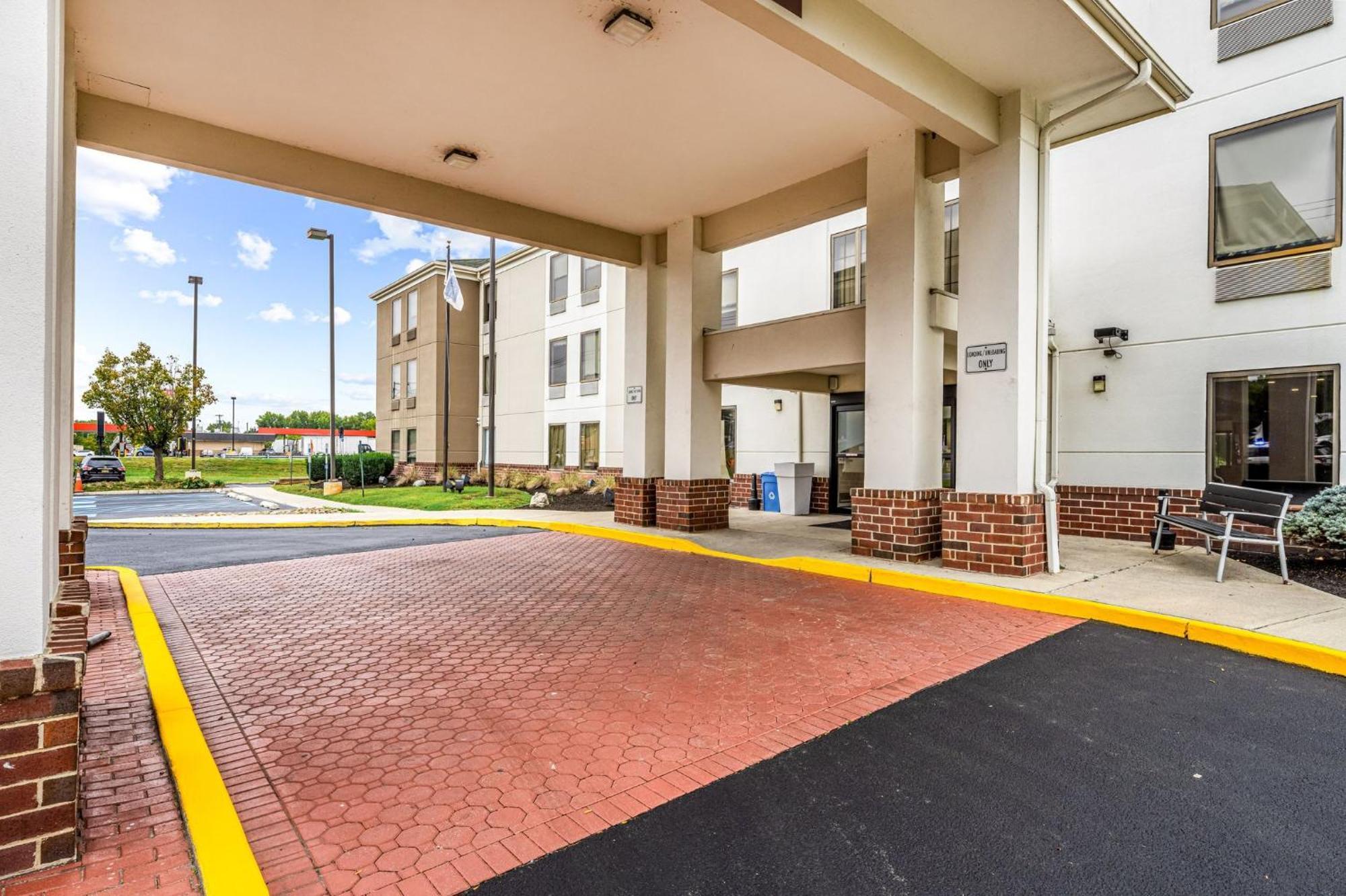 Holiday Inn Express & Suites Carneys Point - Pennsville By Ihg Exterior foto