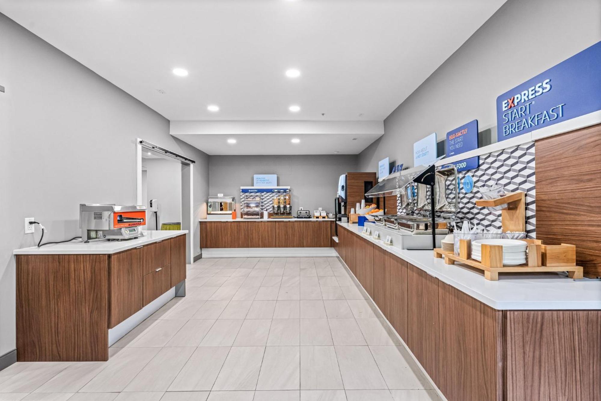 Holiday Inn Express & Suites Carneys Point - Pennsville By Ihg Exterior foto